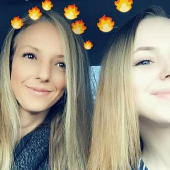 Check out my closet sale❤ Look for the 🔴 for items marked down to $1, $2 & $3 - Picture 5 of 16